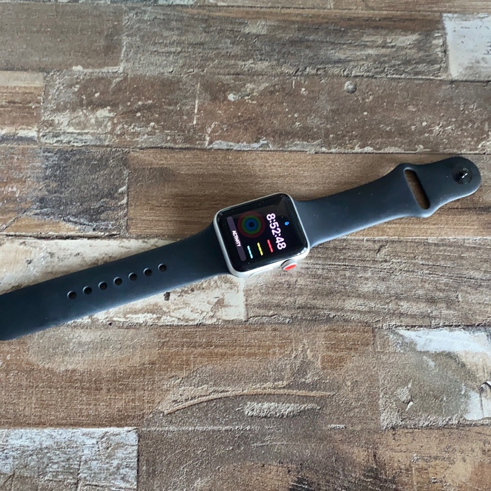 Apple Watch series 3,silver with black band